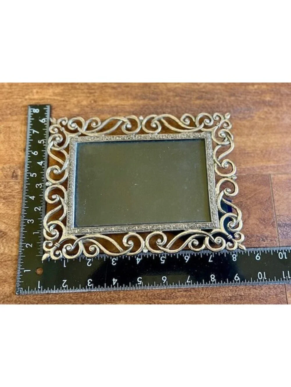 Ornate Vintage-Style Gold Tone Decorative Photo Frame